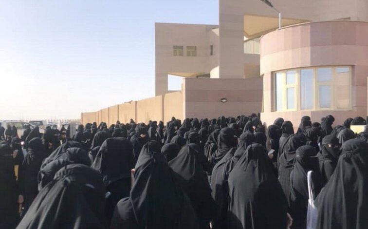 السعودية.. تجمع الطالبات في جامعة القصيم يثير مخاوف من تفشي وباء كورونا