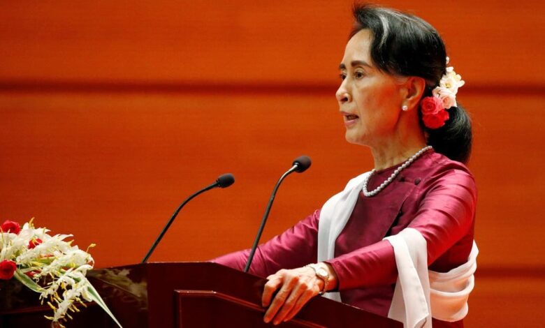 زعيمة ميانمار اونغ سان سوتشي تمثل حضوريا أمام المحكمة لأول مرة