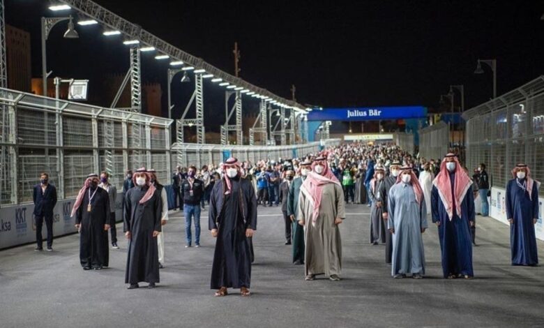 سباق الفورمولا 1 في السعودية: هل هي للترفيه ام محاولة لتغطية الازمات السياسية؟