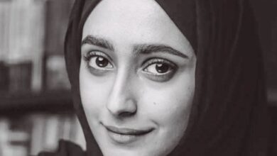 بعد أسبوع من وفاتها بلندن.. جثمان الناشطة الإماراتية آلاء الصديق يصل إلى الدوحة لدفنها