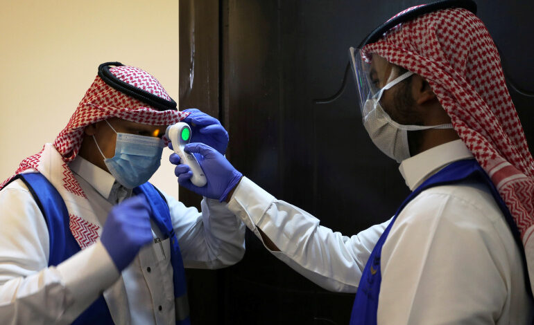 مصدر طبي سعودي رفيع المستوى النقاب عن استعانة السعودية بأطباء دوليين لإرفاد الطواقم الطبية