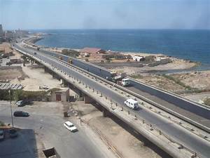 ما الأهمية الاقتصادية لفتح الطريق الساحلي في ليبيا؟