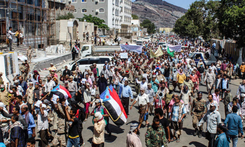 ارتفاع عدد ساعات انقطاع الكهرباء يؤجج الغضب الشعبي في عدن