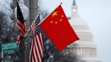 الصين تلقي باللوم على الولايات المتحدة في العلاقات المشحونة مع بدء المحادثات
