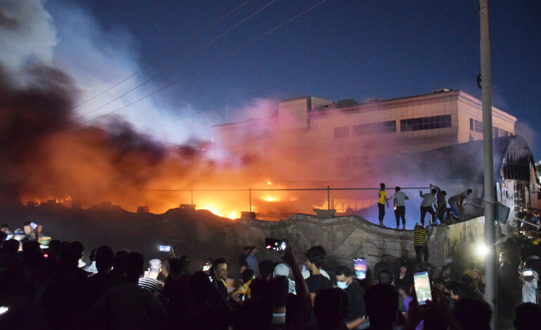 ما لا يقل عن 52 قتيلا بعد اندلاع حريق في مستشفى الناصرية