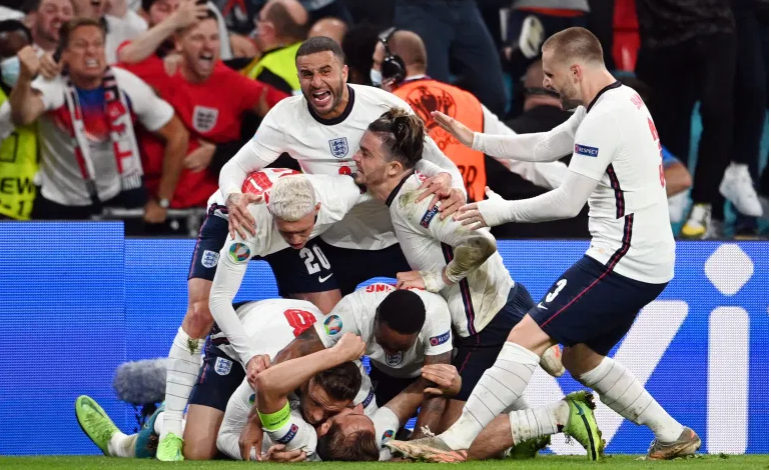 إنجلترا تهزم الدانمارك وشمايكل وتضرب موعدا مع إيطاليا في نهائي بطولة أوروبا