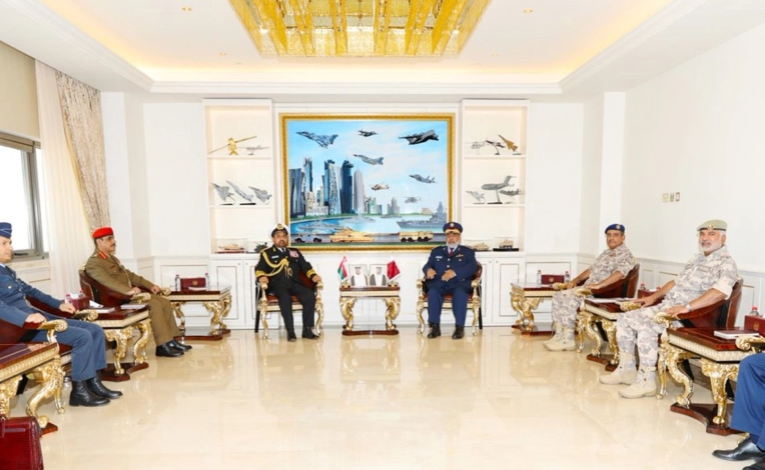 اجتمع رئيس أركان القوات المسلحة القطرية مع رئيس أركان قوات السلطان المسلحة