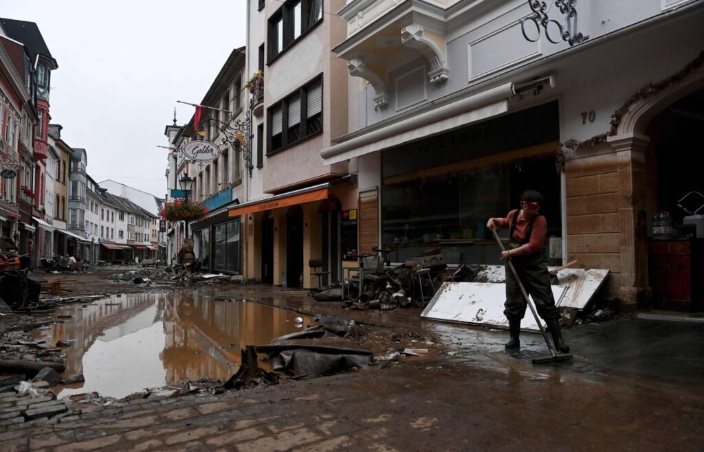عدد الضحايا يتجاوز 150 في فيضانات المانيا المستمرة حتى الساعة