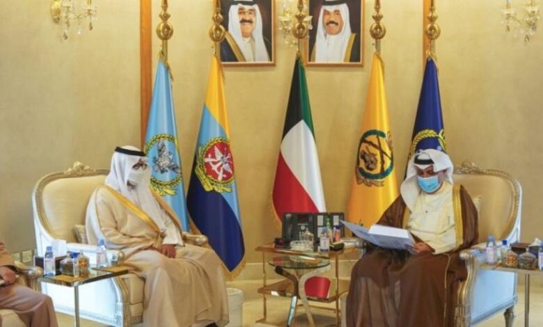 ولي العهد السعودي يدعو وزير الدفاع الكويتي لزيارة المملكة