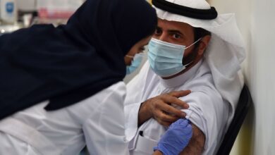 وزارة الموارد البشرية السعودية تتخذ إجراءات صارمة تجاه العمال غير الملقحين