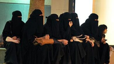 ترهيب المدافعات عن الحقوق والحريات بالاعتقالات يعكس منح السعودية حقوق للمرأة
