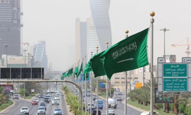 السعودية تبذل جهودا جبارة بهدف التغطية على أزمة تفاقم الفقر في المملكة