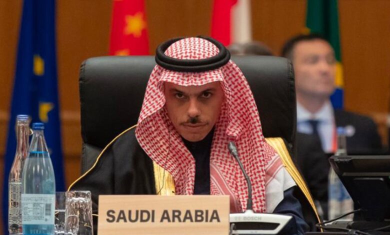 وزير الخارجية السعودي ندعم منع إيران من النووي ولن نتردد بضرب الحوثيين