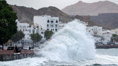 عمان تحث السكان على الإخلاء مع اشتداد العاصفة شاهين الاستوائية