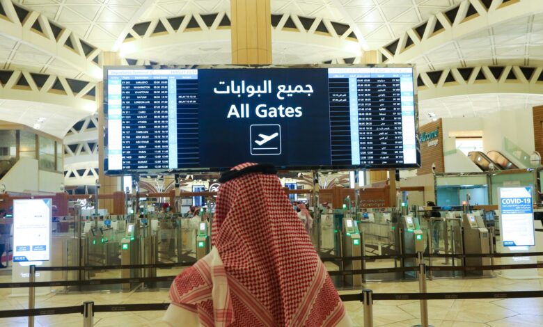 بدأ إجراءات تخفيف قيود السفر في المملكة العربية السعودية