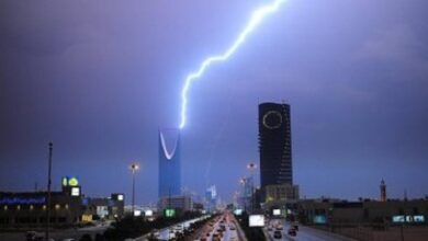 عاصفة شاهين في السعودية و السلطات تحذر المواطنين لاخذ الحيطه حتى يوم الجمعه