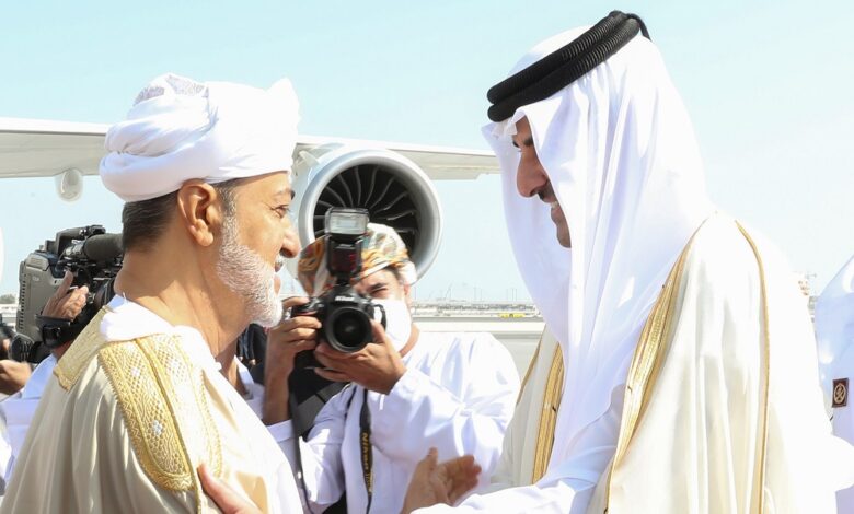 سلطنة عمان و قطر توقعان ست اتفاقيات خلال زيارة السلطان هيثم