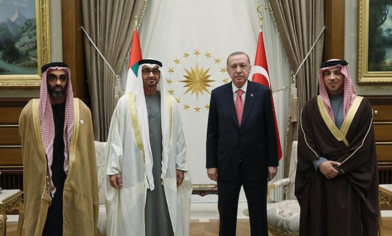 تعاون اقتصادي بين الإمارات وإيران وتركيا.. ما علاقة "طريق الحرير"؟