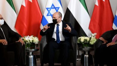 رئيس وزراء إسرائي يصل الإمارات في أول زيارة منذ تطبيع العلاقات بين البلدين