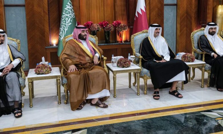 ولي العهد السعودي يصل قطر في أول زيارة رسمية له منذ توليه ولاية العهد عام2017