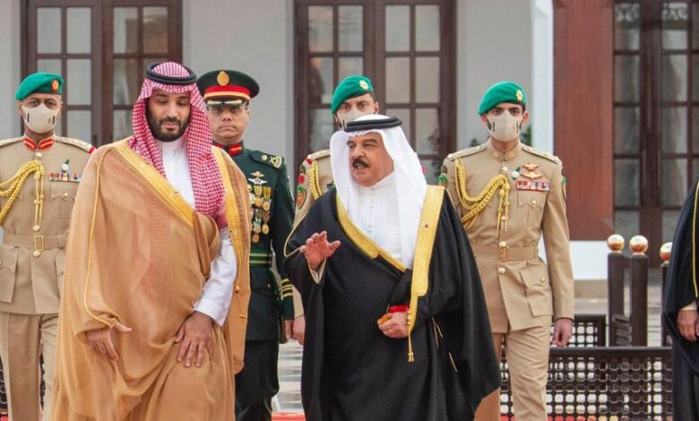 ولي عهد السعودية يصل البحرين رابع محطات جولته الخليجية