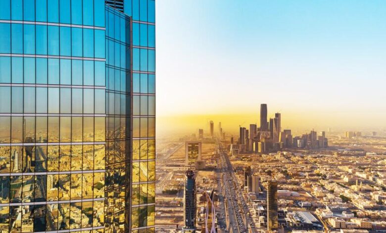 النقد الدولي: توقعات متباينة لأداء اقتصاد الخليج في 2022