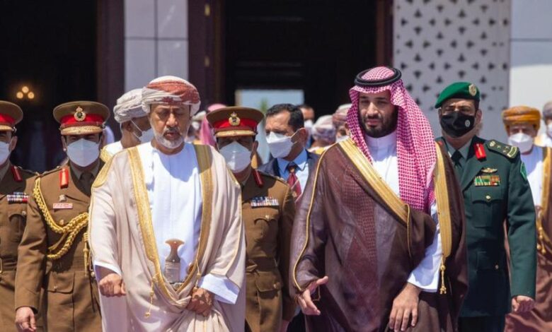 بلومبيرغ: ولي العهد السعودي الأمير محمد بن سلمان سيزور عُمان خلال أسابيع