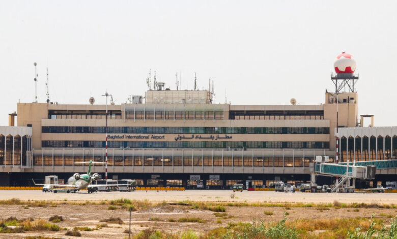 مصادر في الشرطة العراقية... سقوط صواريخ في مجمع مطار بغداد