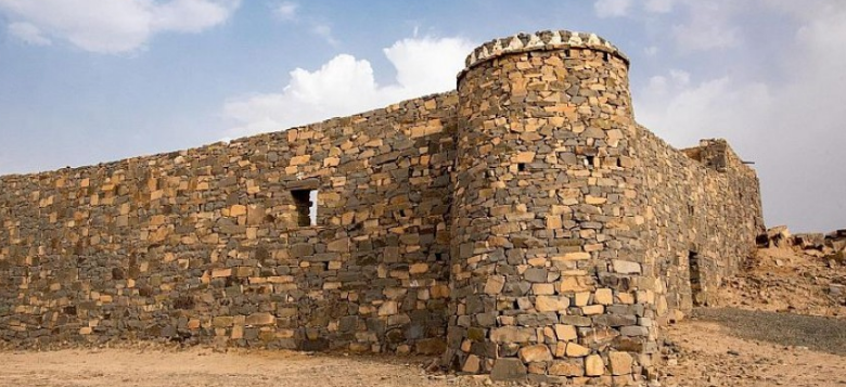 قلعة العرفاء في الطائف ترصد ملامح الحياة الاجتماعية والثقافية