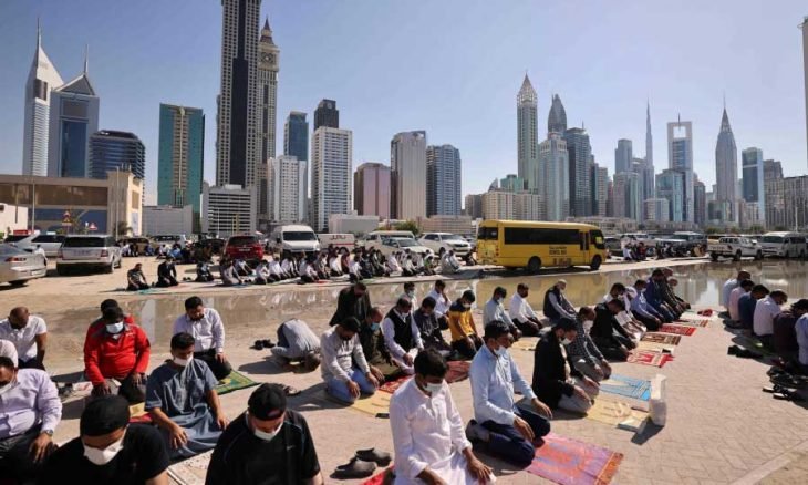 غارديان: تذمر من تغيير دولة الإمارات عطلة الجمعة منذ ديسمبر/كانون الأول الماضي
