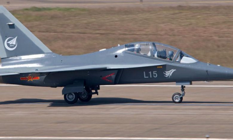 الإمارات تنوي شراء 12 طائرة صينية من طراز "L15"