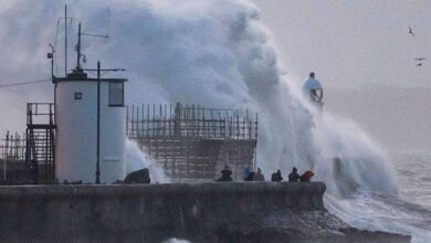 عاصفة تضرب الدول الأوروبية ودول خليجية تحذر مواطنيها في أوروبا من العاصفة