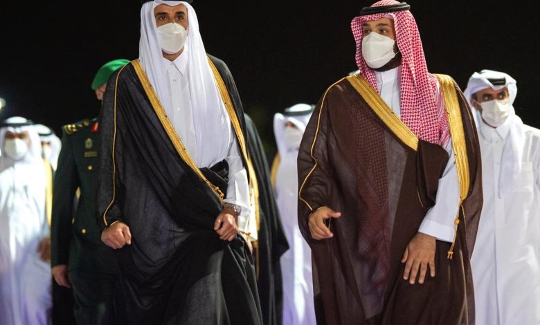 أمير قطر وولي العهد السعودي يتلقيان اتصالاً هاتفياً من الرئيس الفرنسي