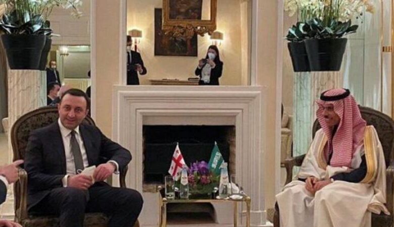 فيصل بن فرحان يلتقي رئيس وزراء جورجيا.. ووزير خارجية لاتفيا