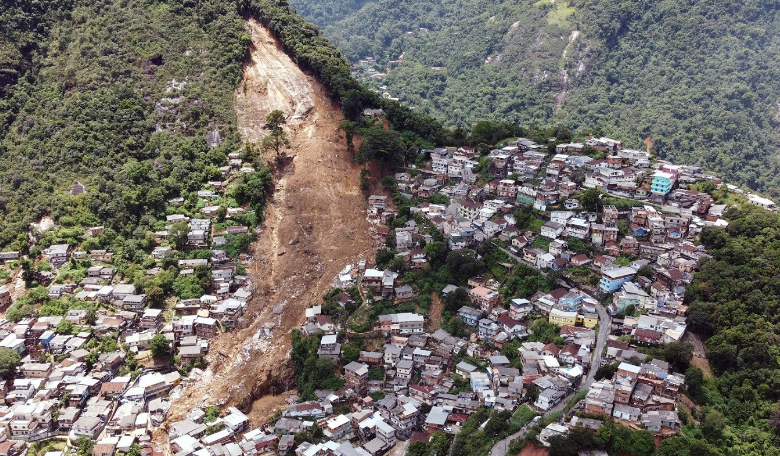 ارتفاع عدد ضحايا الانهيارات الأرضية في البرازيل إلى 120 شخصا