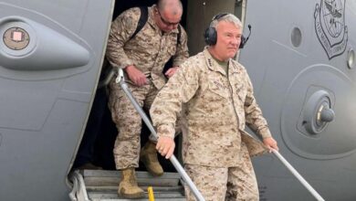 صورة جنرال أمريكي في أبوظبي لبحث تعزيز دفاعات الإمارات