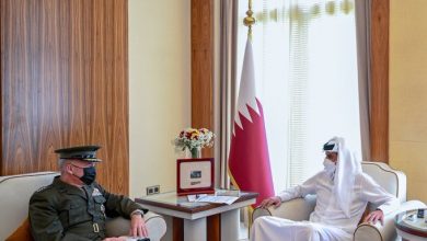 أمير قطر يناقش مع قائد القيادة الأمريكية تطورات الأوضاع في المنطقة 