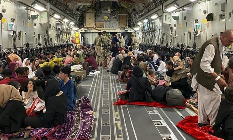 واشنطن تعتذر للاجئين الأفغان العالقين في الإمارات