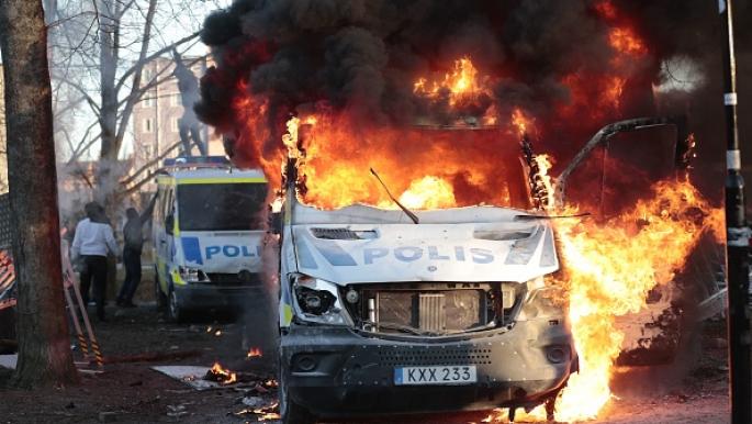 السويد: احتجاجات عنيفة على حرق متطرف نسخاً من القرآن الكريم
