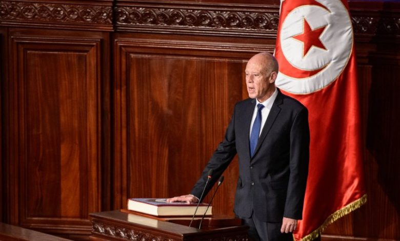 الرئيس التونسي قيس سعيد يتعهد بإنهاء "المرحلة الاستثنائية"