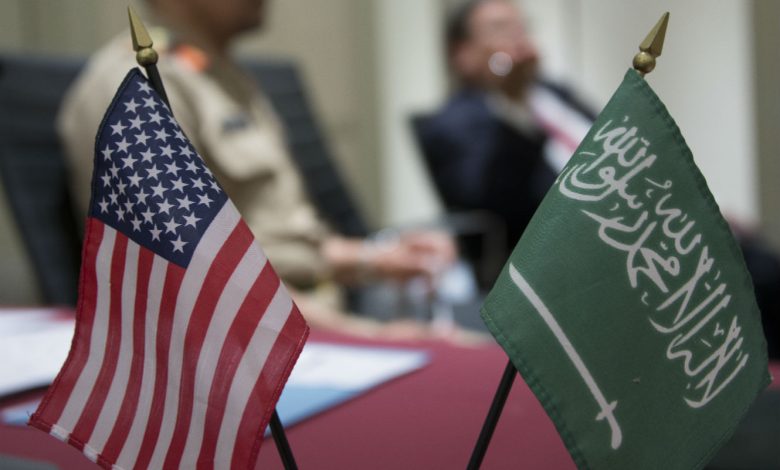 السعودية تدفع 300 مليون دولار يومياً لبارجتين امريكيتين للمشاركة في حصار اليمن