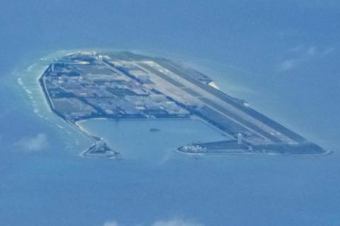 الفلبين تستدعي دبلوماسياً صينياً بعد «مضايقات» ببحر الصين الجنوبي