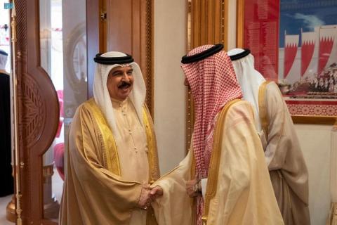 ملك البحرين يبحث المستجدات الراهنة مع وزير الخارجية السعودي