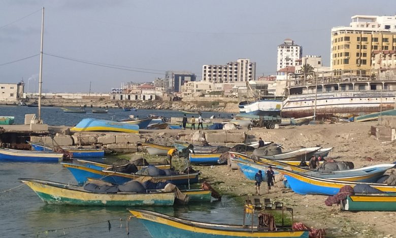 16 عاما على الحصار.. هكذا حولت إسرائيل الصيد البحري بغزة إلى "بؤرة موت"