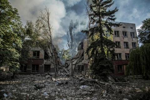 مقتل 8 مدنيين وإصابة 21 بقصف روسي في شرق أوكرانيا