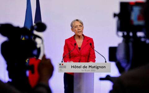 رئيسة وزراء فرنسا:  نتيجة الانتخابات البرلمانية «خطر على البلاد»