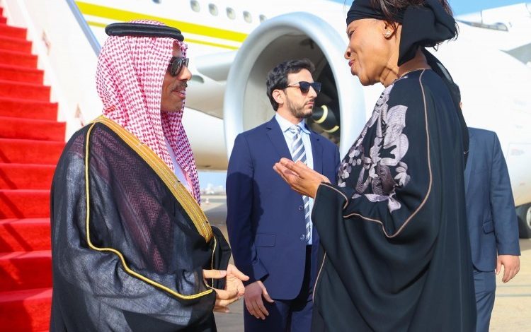فيصل بن فرحان يصل السنغال في زيارة رسمية