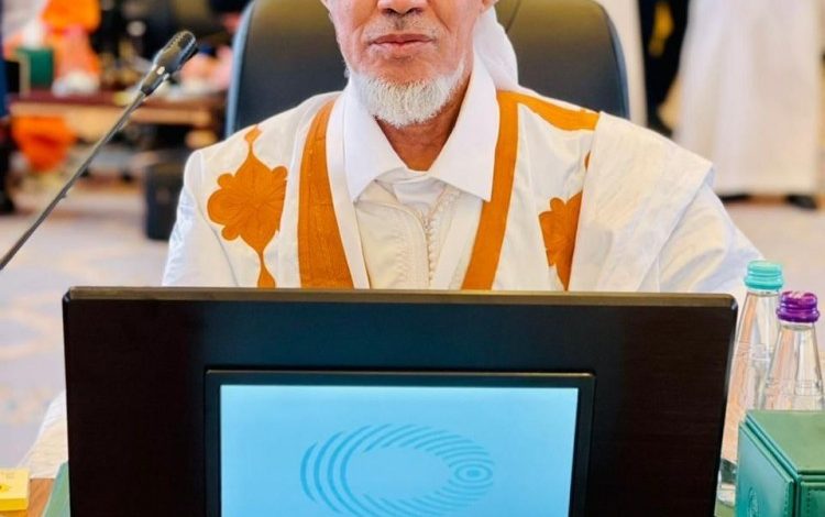 رئيس التجمع الإسلامي الموريتاني يشيد بموافقة خادم الحرمين على تنظيم مسابقة القرآن