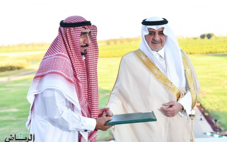 فهد بن سلطان يكرّم 30 مزارعاً فازوا بجائزة أمير تبوك الزراعية