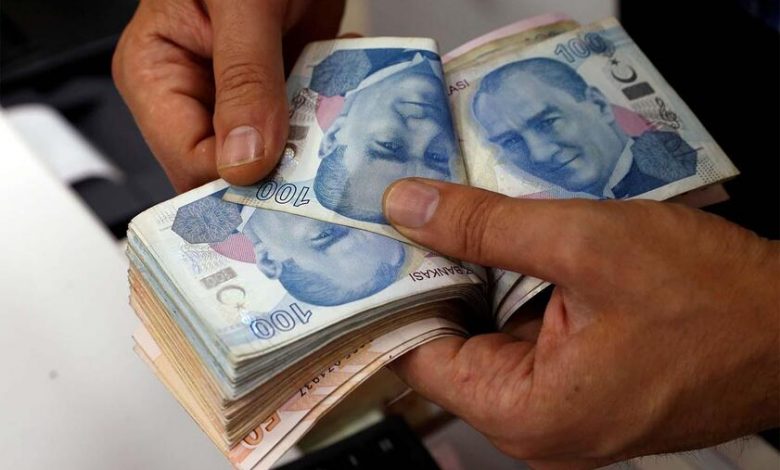 الليرة التركية تتراجع 0.5% وسط مخاوف حول التضخم